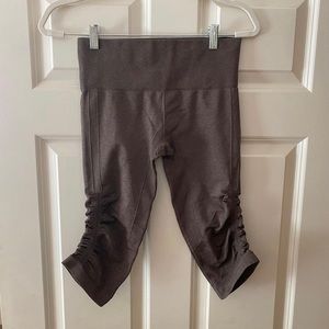lululemon below the knee leggings